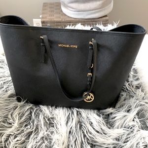Black Michael Kors tote
